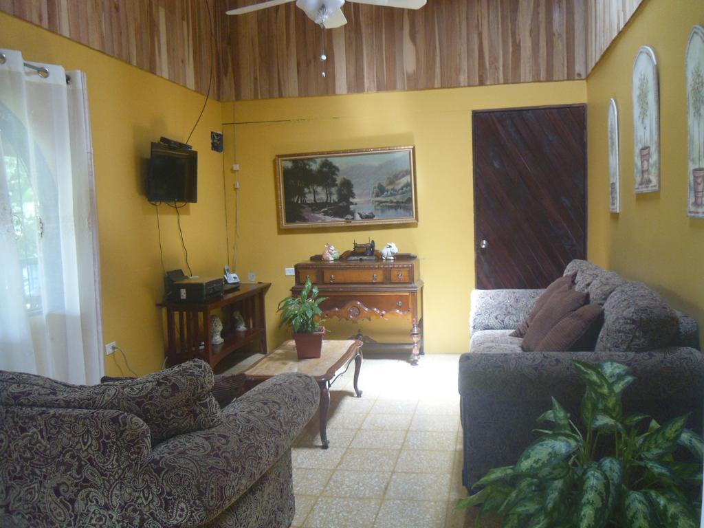 Rio Celeste Backpackers Bijagua Extérieur photo